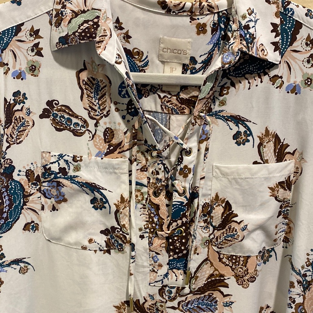 🌴Chico laced bib blouse size 1P